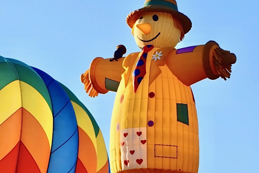 Smiley Scarecrow hot air balloon